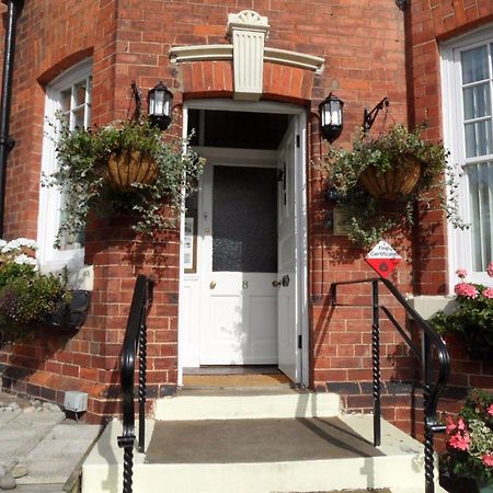 Glenora Guest House Уитби Екстериор снимка