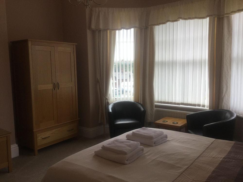 Glenora Guest House Уитби Екстериор снимка