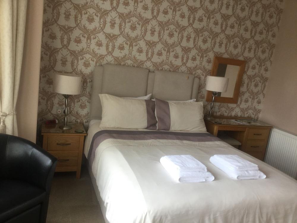 Glenora Guest House Уитби Екстериор снимка