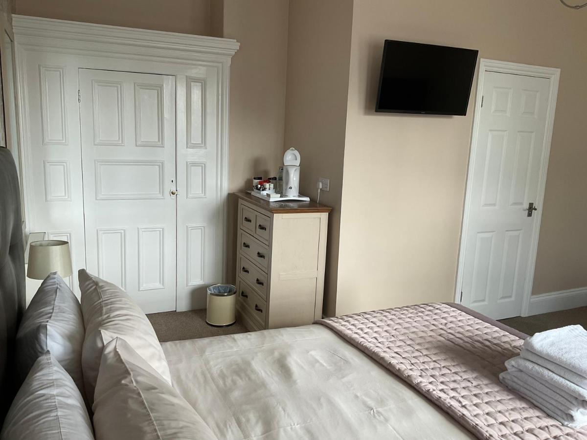 Glenora Guest House Уитби Екстериор снимка