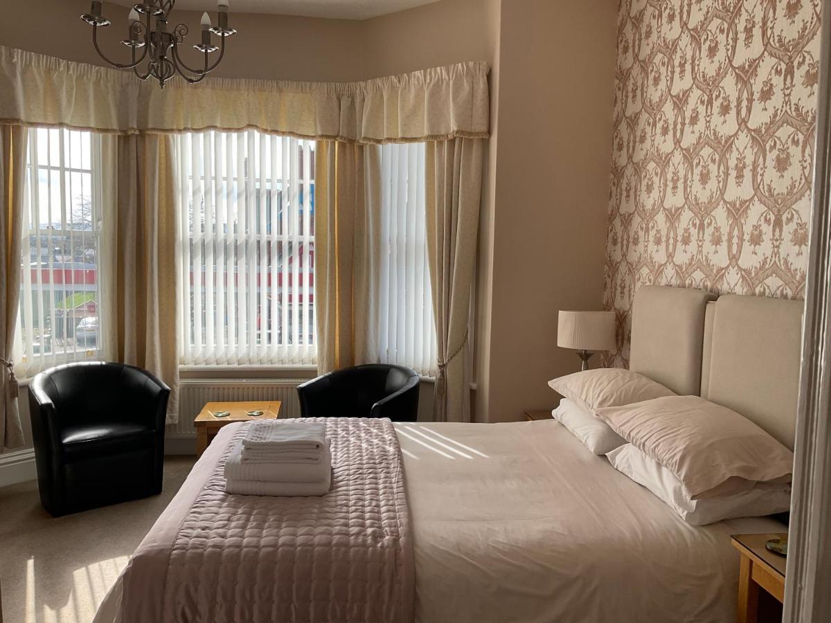 Glenora Guest House Уитби Екстериор снимка