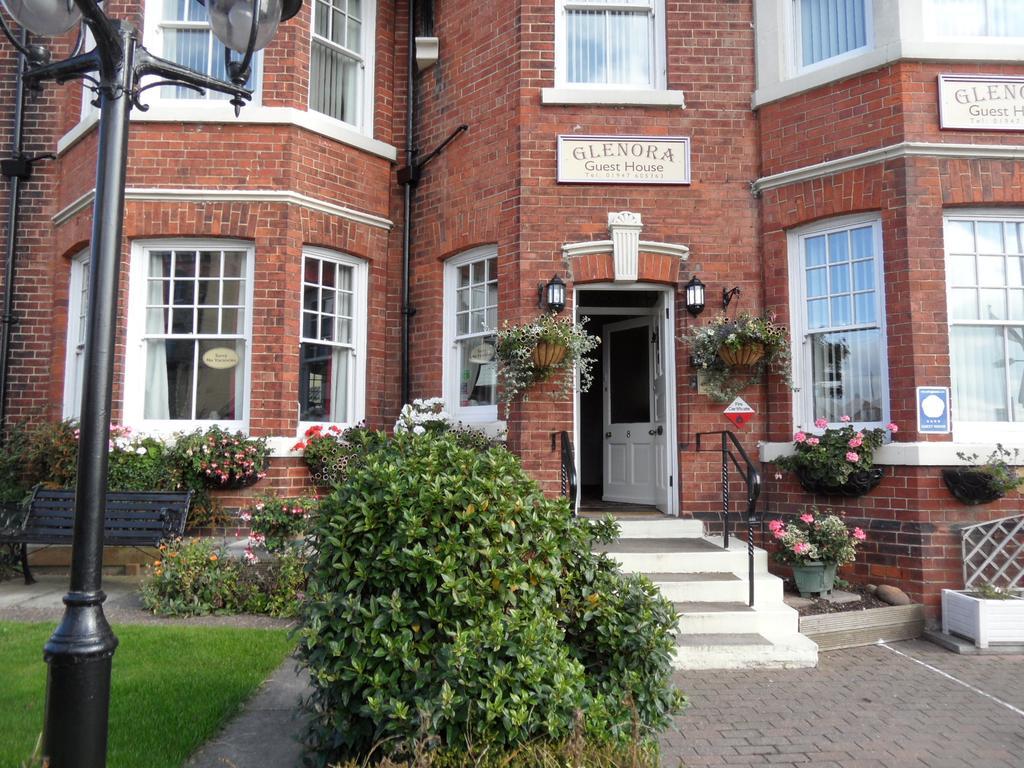 Glenora Guest House Уитби Екстериор снимка