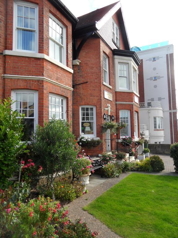 Glenora Guest House Уитби Екстериор снимка