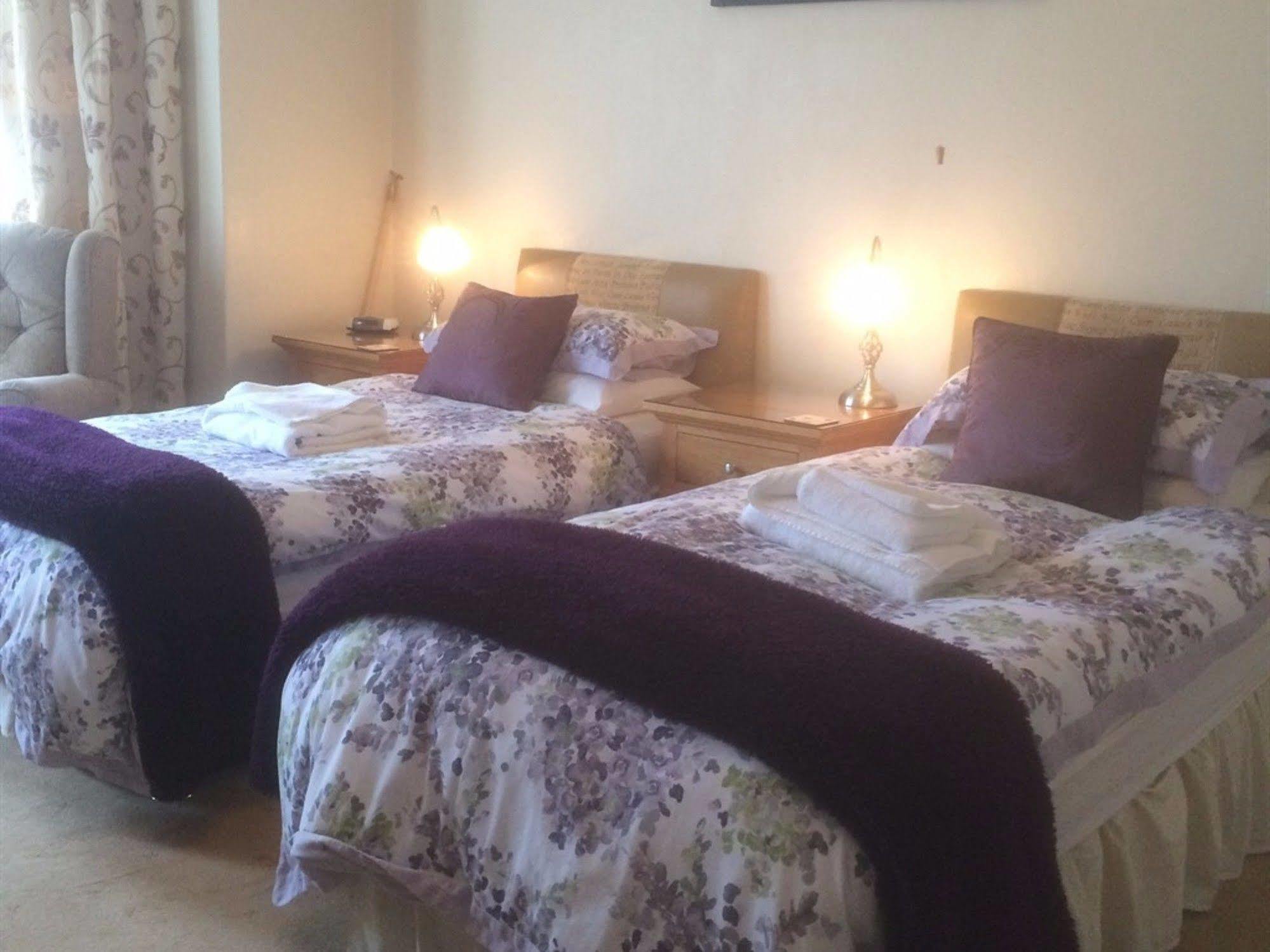 Glenora Guest House Уитби Екстериор снимка